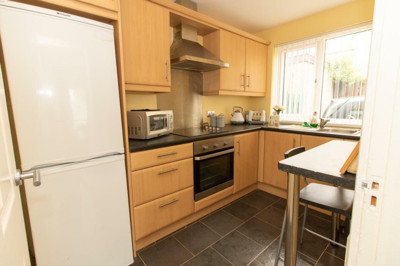 Ponderosea Cottage Free Gated Parking M1 & City Location, Wood Stove ลิสเบิร์น ภายนอก รูปภาพ